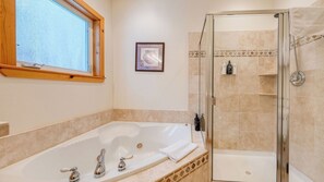 Interior - Pinewood Lodge by Avantstay Cozy Cabin Near Ski Resorts & Hiking (Truckee)
