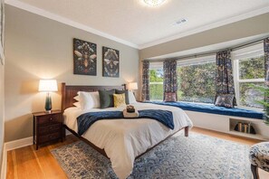 6 habitaciones, tabla de planchar con plancha y cuna de viaje 