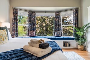 6 bedrooms, iron/ironing board, travel cot, free WiFi