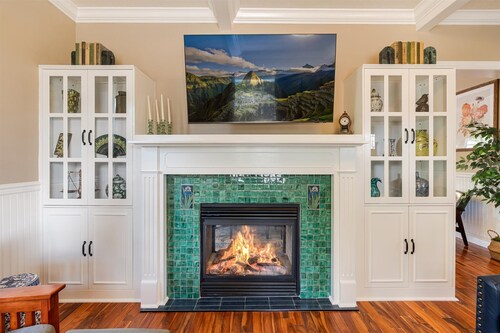 6BR Historic Gem | Chef's Kitchen | Dogs Welcome