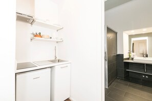 Fridge, microwave, stovetop, toaster