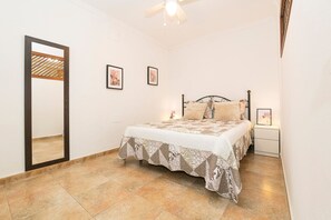 2 dormitorios, tabla de planchar con plancha, wifi gratis y ropa de cama