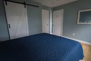 3 habitaciones, escritorio, wifi gratis y ropa de cama 