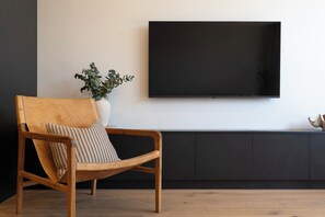 Interior - Luxury Escape on City Fringe (Christchurch)