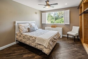 3 bedrooms, iron/ironing board, WiFi, bed sheets - Charming 3-bedroom furnished, home with WiFi, AC in Spanish Hills Camarillo (Camarillo)