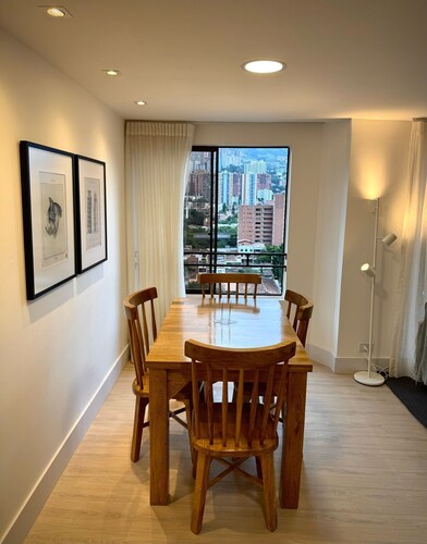 Charming 2-bedroom apartment in enchanting Medellín with WiFi