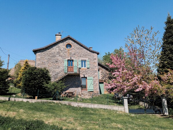 Exterior - Quiet bohemian chic apartment, La Tanière (Mazet-Saint-Voy)