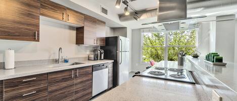 Fridge, microwave, oven, stovetop