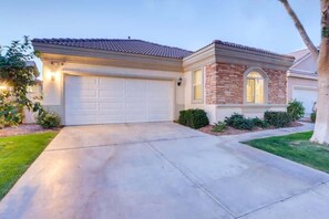 المنطقة المحيطة بالمنشأة