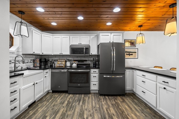 Refrigerador, microondas, horno, placa de cocina