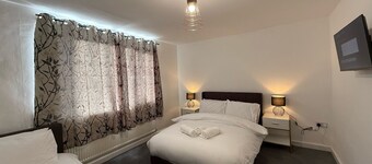 Large and Peaceful 4-Bedroom House in Bridgend