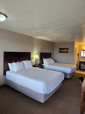 Deluxe Double Room, City View | Desk, laptop workspace, free WiFi - Red Ledges (Tropic)