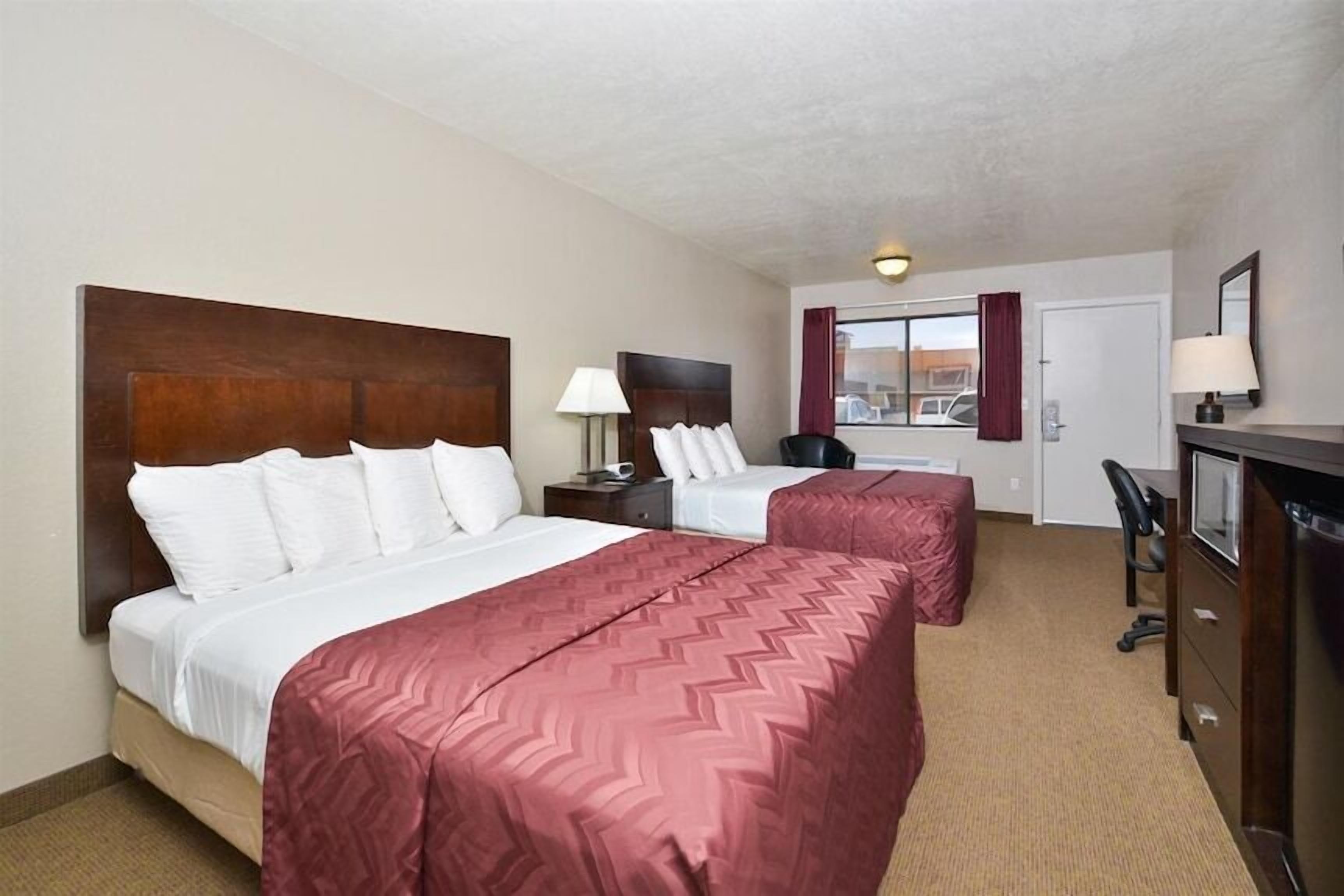 Deluxe Double Room, City View | Desk, laptop workspace, free WiFi