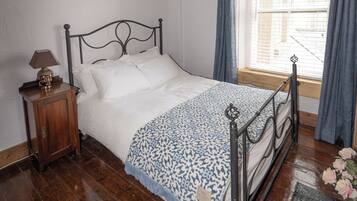 3 slaapkamers, een strijkplank/strijkijzer, wifi, beddengoed