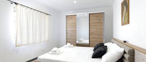 4 Schlafzimmer, Bügeleisen/Bügelbrett, WLAN, Bettwäsche