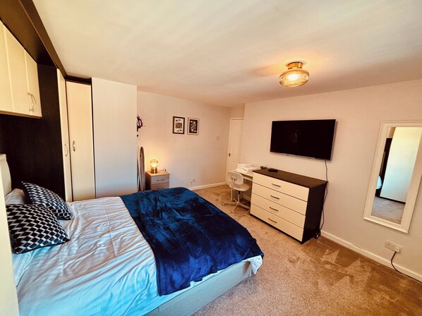 3 chambres, fer et planche à repasser, Wi-Fi, literie fournie
