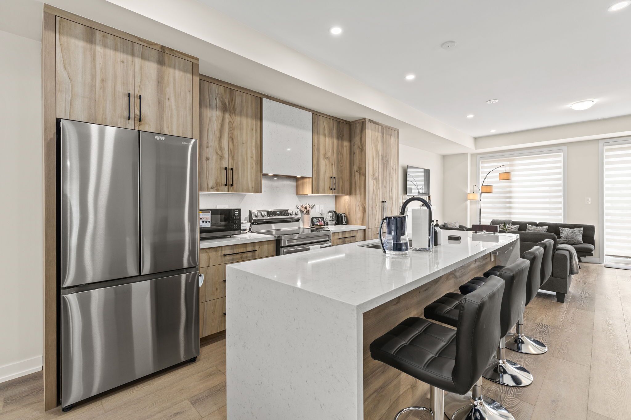 冰箱、微波炉、烤箱、炉灶