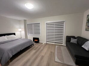 4 bedrooms, desk, iron/ironing board, free WiFi