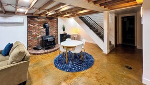 Interior - Backyard Oasis - Downtown - Retro Chic - King Bed (Kanab)