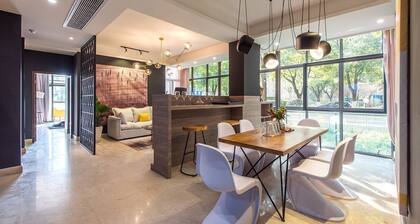 Shanghai Hills&Chuanyu Inn Near NECC 17-101