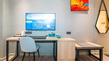 Basic Double Room | Desk, laptop workspace, free WiFi
