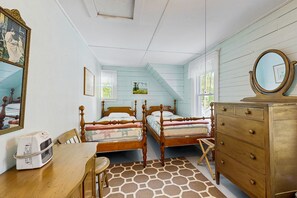 4 bedrooms, Internet, bed sheets