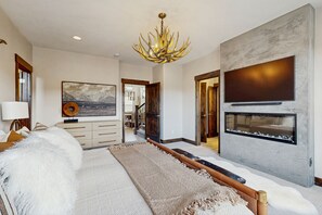 4 bedrooms, Internet, bed sheets - Three King Suites, 12 min to Deer Valley & Park City Resorts (Kamas)