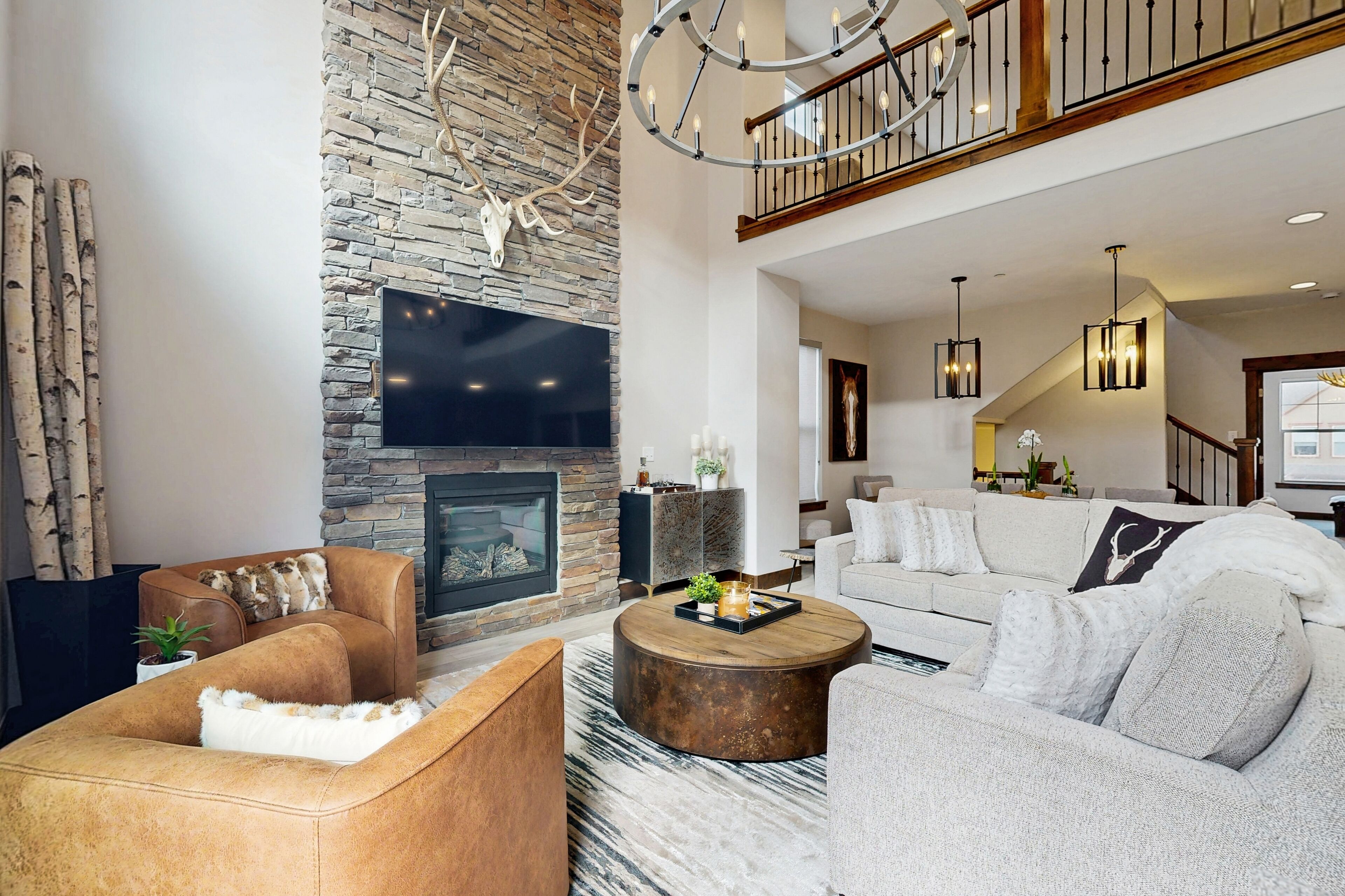 Televisión y chimenea 