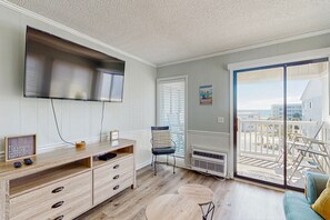 TV - Oceanview condo with pool, private balcony & beach access (Myrtle Beach)