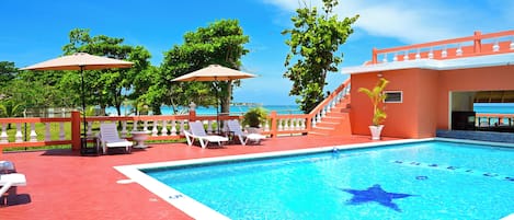 Poolside bar