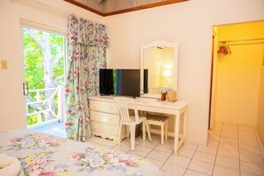Classic Single Room, Balcony, Sea View | Iron/ironing board, free WiFi, bed sheets