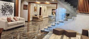 Luxurious 13-bedroom villa in phenomenal location in El Sheikh Zayed City.