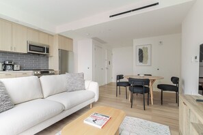 Fernseher, Stereoanlage