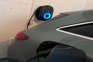 Unclassified image, 4 of 25, button