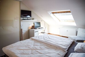 Unclassified image, 5 of 25, button