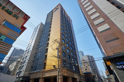 HOUND HOTEL