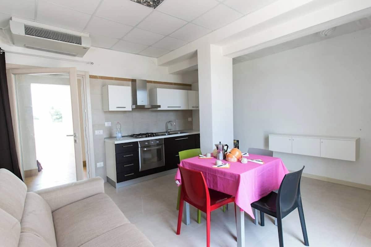 Comfort suite, keuken, uitzicht op tuin | 1 slaapkamer, een bureau, een laptopwerkplek, gratis wifi