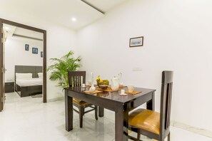 Dining - Quartz -Parfait Street Near Fortis (Gurugram)