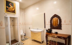 Villa, Resort View | Bathroom | Shower, towels, soap, shampoo - Punnattha House by Peema Villa (U Thong)