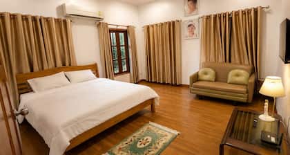 Punnattha House by Peema Villa