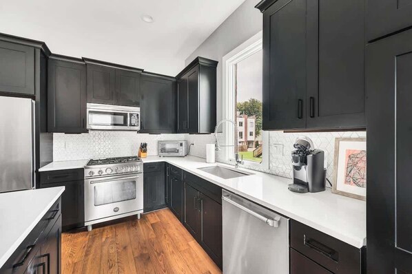 Fridge, microwave, oven, stovetop