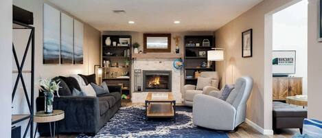Smart TV, fireplace