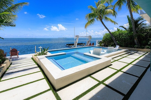 Sunset Serenity – Open Water Paradise | Dockage, Sunset Views, Dog Friendly & Minutes to Key West