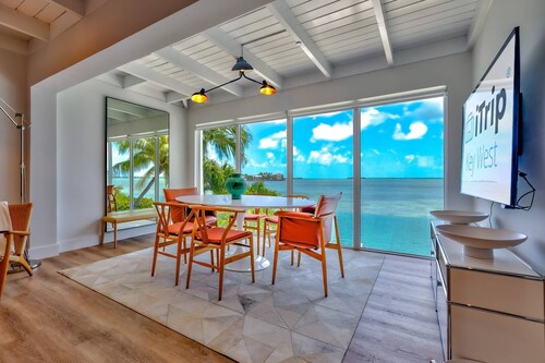 Sunset Serenity – 3BR Open Water Oasis On Summerland Key Boat Dockage, Stunning Views & Pet Friendly