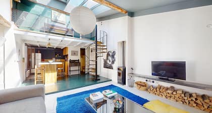 Charming Loft Apartment by Canal Saint Martin