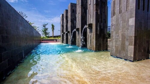 CGK airport transfer, 24H security-CCTV, early check-in* & late check-out*. T&C