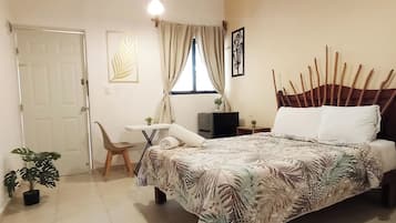 Habitación doble | Escritorio, espacio para trabajar con laptop y wifi gratis