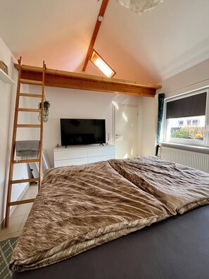 2 Schlafzimmer, Reisekinderbett, kostenloses WLAN, Bettwäsche