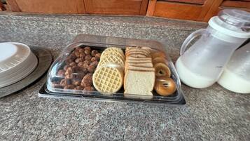 Tägliches inbegriffenes kontinentales Frühstück