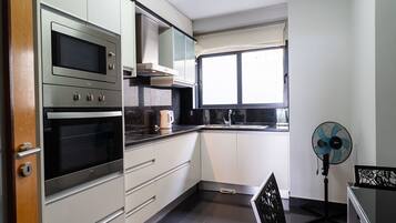 Fridge, microwave, oven, dishwasher